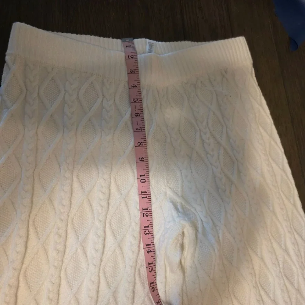 Skims CABLE KNIT STRAIGHT LEG PANT White Large- Loose thread, a few dirt marks - Picture 5 of 16